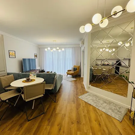 32 Nowa Wiejska Mazury Garbate アパート *